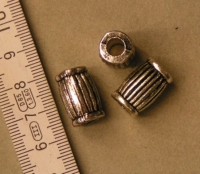 Metalen kraal type 4. 10 stuks.